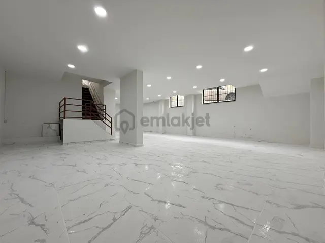 Bağlarçeşme Mahallesi Cadde Üzeri 130m2 Depolu Kiralık Dükkan ! 3