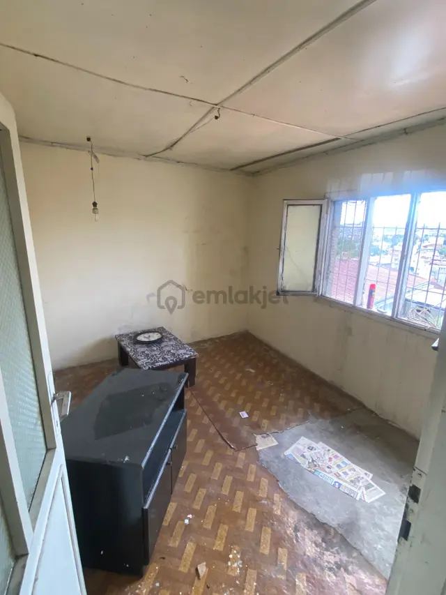 Acil!!! İzmir Konak'da Deniz Manzaralı/(hisse Tapulu)2katlı(2+1müstakilev)..altkat 40 Üst Kat40=80m2 5