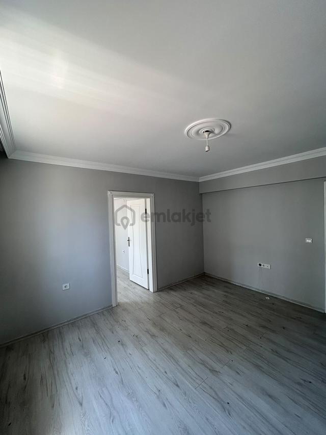 Kullanışlı Ve Ferah Kiralık 3+1 Zemin Kat 4