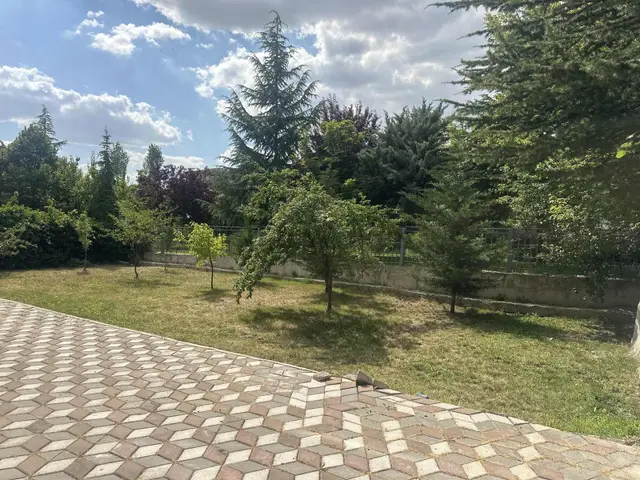 450. Cadde'de Helia Resıdence'ta Bahçe Keyifli 2+1 Lüks Daire 2