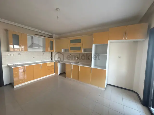 Bağlıca'da Satılık 3+1 Daire, Kapalı Otoparklı 4