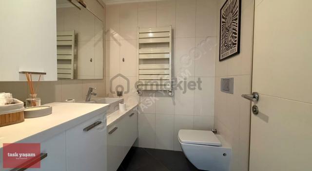 Ataşehir Deluxia Palace'ta Kurulu Lüks Nail Beauty Salonu 5