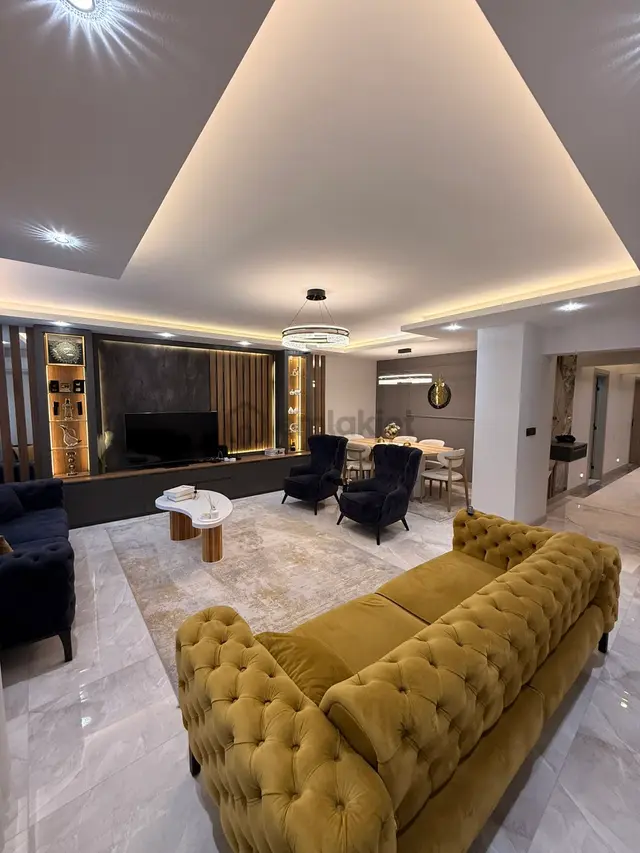 Saltak Caddesi'nde Lüks Yenilenmiş 170 M² Net Geniş 3+1 Daire 3