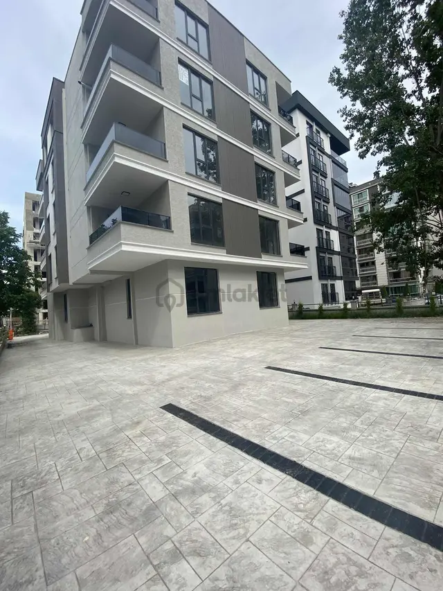Segup'tan Harika Konumda Kiralık 1+1 Daire / Ofis (3)