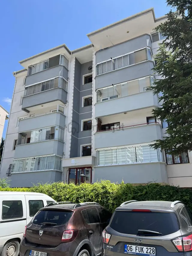 Demircizadem'den Eryaman Da 3+1 Kiralık Full Yapılı Daire 1