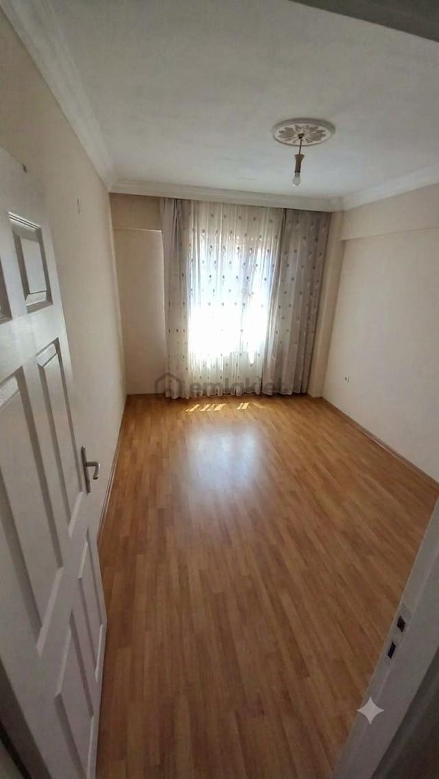 Acil Satılık Esenyurt Fatih Mah. %15 Arsa Payına Sahip Balkonlu Dubleks Daire 5