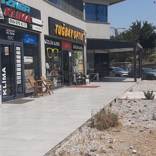 Menemen Devlet Hastanesinin Açil Çıkış Kapısının Karşısında Kiralık Dükkan 4