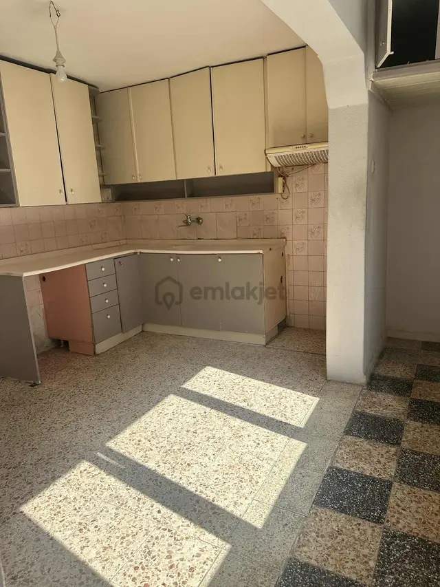 Bayraklı Tepekule Mah Cumartesi Pazarı Yakını 2 Adet Daire 1