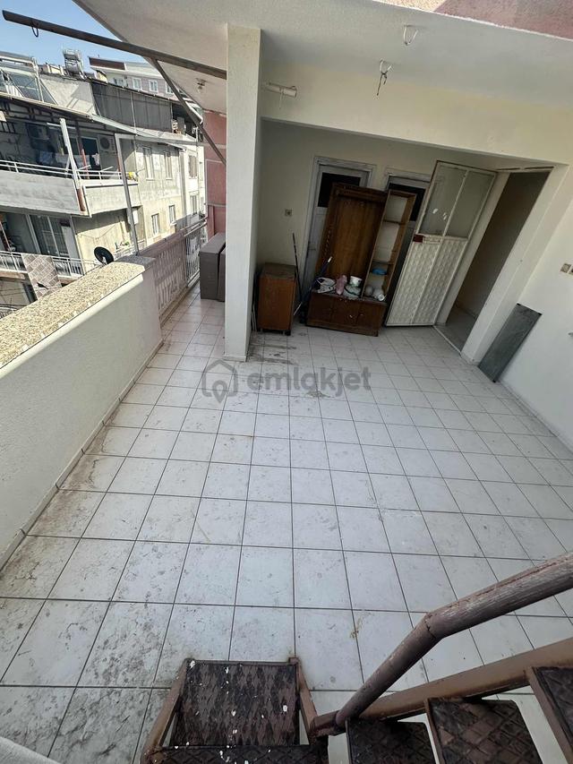 Bayraklı Tepekule Mah Cumartesi Pazarı Yakını 2 Adet Daire 2