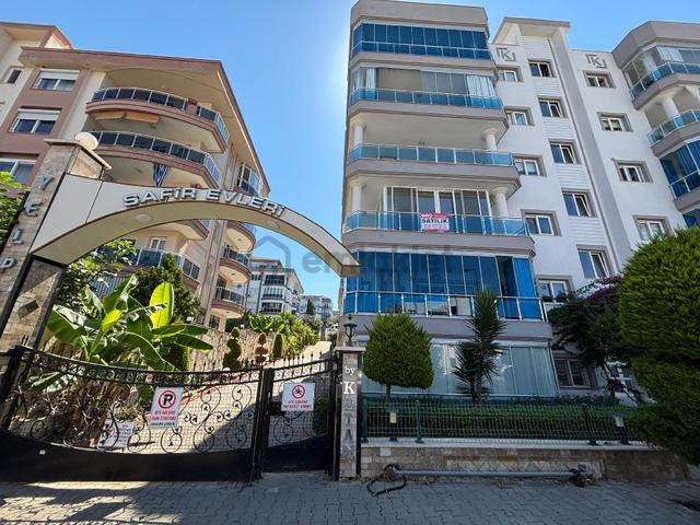 Kuşadası Ege Mahallesinde Satılık Geniş 3+1 Daire 1