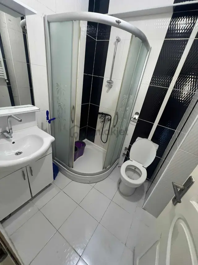 Eyüp Akşemsettın'de Satılık 1 + 1 Eşyalı Daıre 3