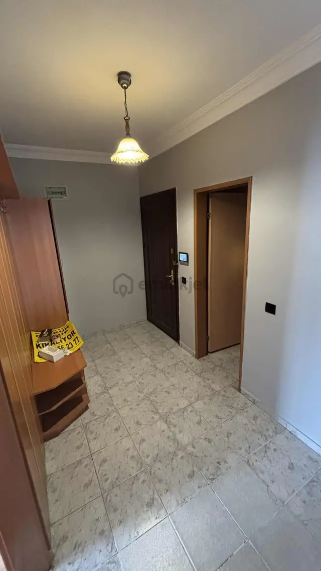 Beyaz Zambak Sitesinde Satılık 3+1 Yüksek Kat Daire 3