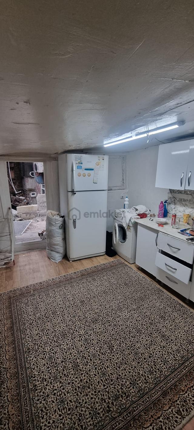 Fatih Ayvansaray Mahallesinde / 61m2/ 2 Katlı Satılık Bina 5