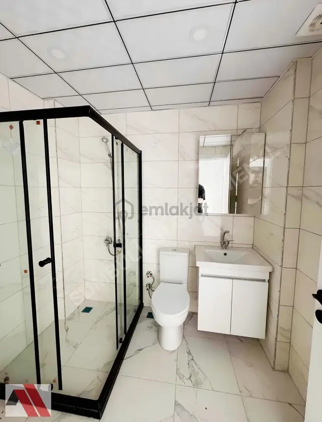 Sümbüller'den Caddeye Sıfır Konumda Balkonlu Arakat 1+1 Daire 3