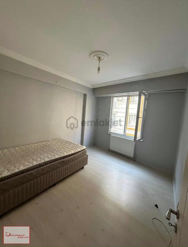 Uğurman Emlak'tan Uçağa 2 Dakikalık Mesafede Kiralık 2+0 Daire 4