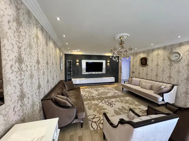 Beylikdüzü’nde Site İçinde 170 M² Lüks 3+1 Havuz Manzaralı Daire 4