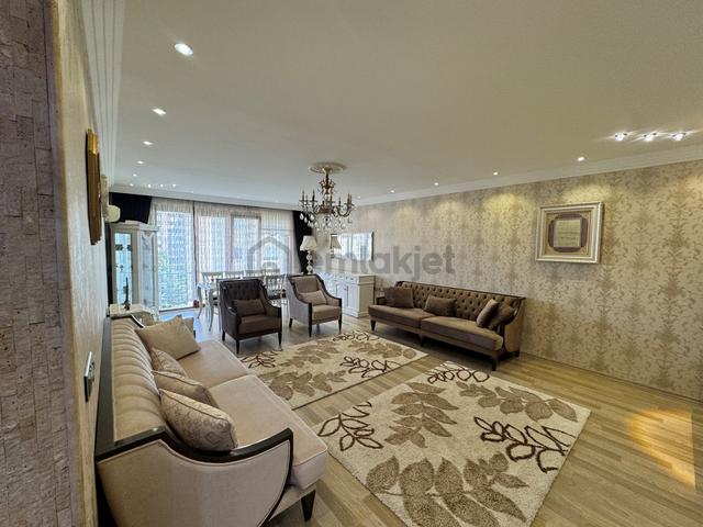 Beylikdüzü’nde Site İçinde 170 M² Lüks 3+1 Havuz Manzaralı Daire 5