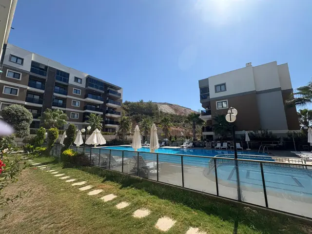 Havuzlu Sitede Kısmi Eşyalı 2+1 Daire 1