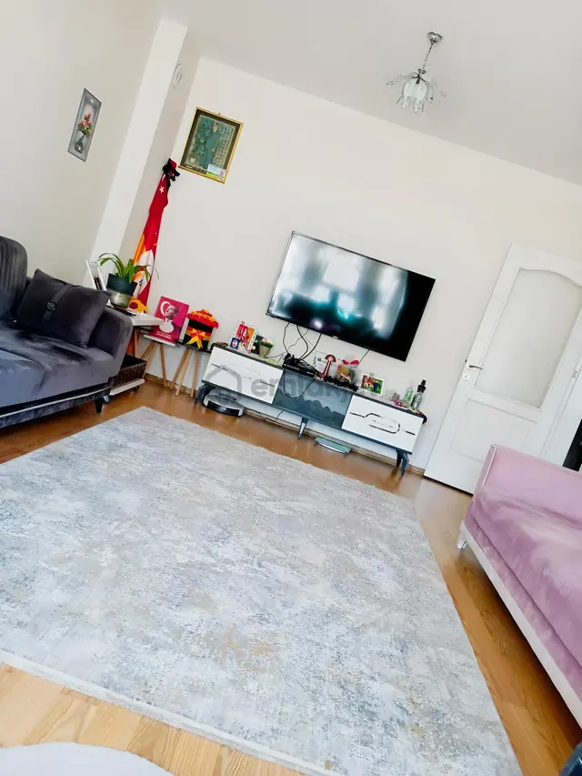 Ilgında Merkezi Konumda Güney Cephede Siteiçi 3+1 Daire 2