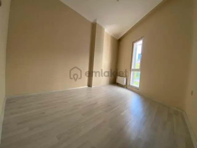 Üniversitenin En İşlek Caddesinde 1+1 Balkonlu Satılık Daire.... 2