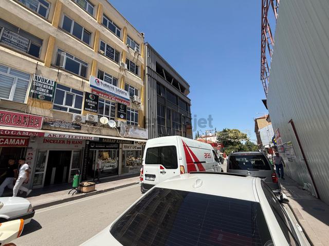 Özçelebi'den Çarşı Merkezinde Satılık Ofis İnciler İş Hanı'nda 2