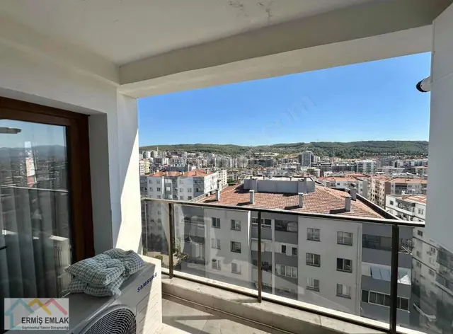 Yeni Metro Dibinde Satılık 5+1 Dubleks Daire 3