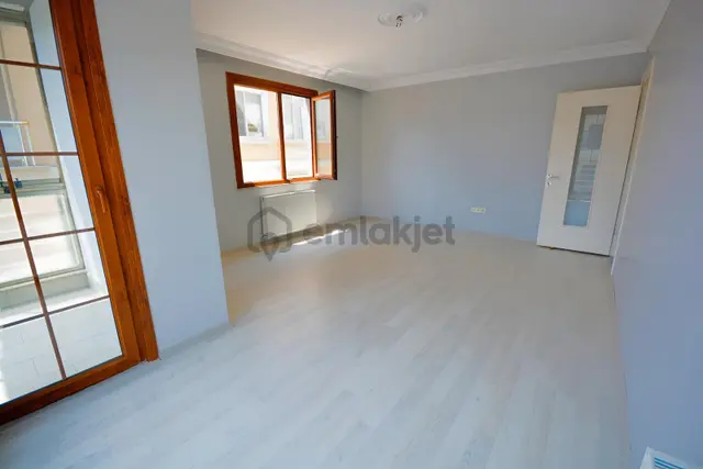 Samandıra'da Sitede 90m2 Merkezde Satılık 2+1 Lüks Ara Kat Daire 3