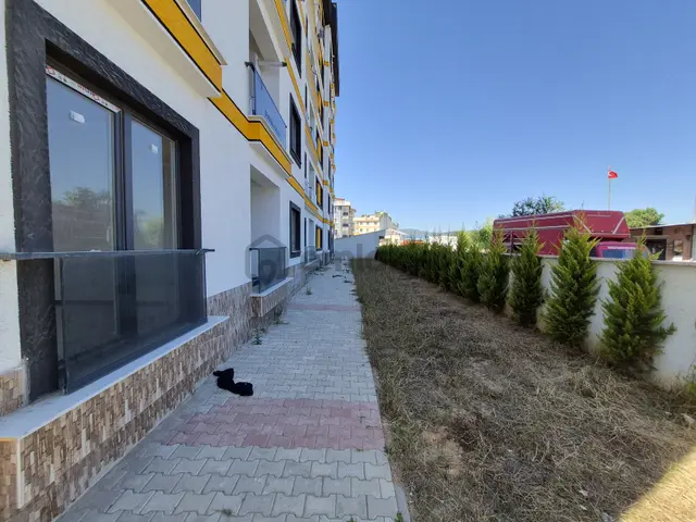 Mimarsinan Mh. Hastahane/okullar Bölgesi Site İçi 2+1 Satılık 4