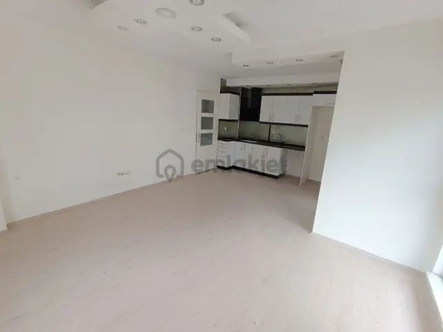 Sahibinden Merkezde,uygun Fiyata Satılık, Üst Kat Ayrı Daire Olabilir. 3