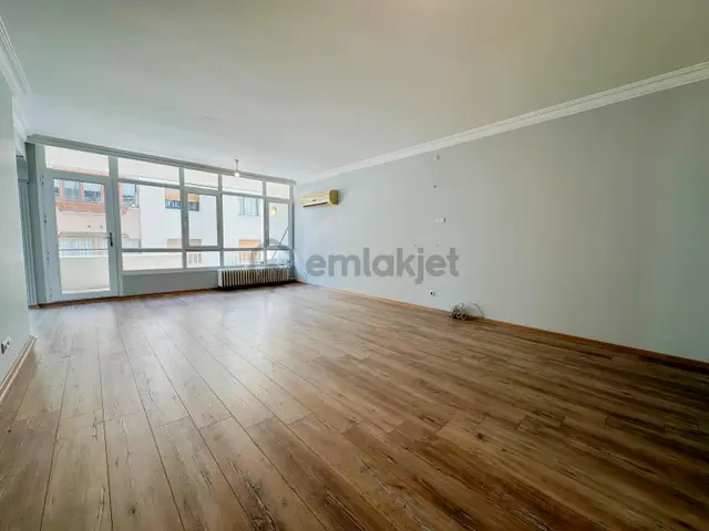 Göztepe İnönü Caddesi Susuzdede Parkı Karşısı Satılık 2+1 Daire