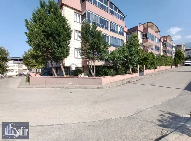 Merkez'de 2+1.3.kat Arakat 3.cephesi Açık Site İçi Daire 1