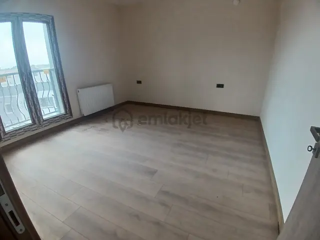 Adana Sarıçam Buruk Tokilerde Yola Yakın Yemek Odalı 2,5 +1 Kiralık Sıfır Kullanılmamış Daire 1