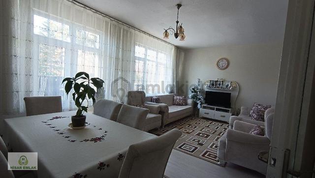 Tranvaya Pazar Yerine Yakın. Park Manzaralı 3+1 Arakat Daire