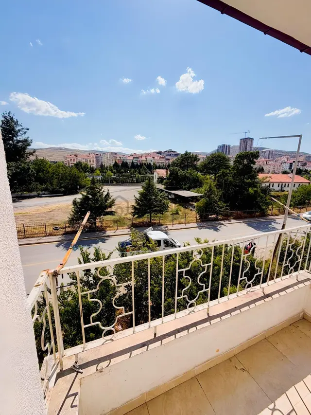 Mes Emlak'tan Tugay Ve Demir Yolları Yakını 2+1 Kiralık Daire 2