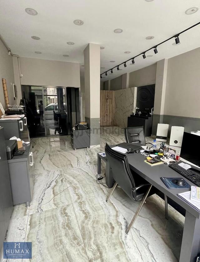 Humax...fatih Caddesinde 200m2 Kiralık Dükkan 5