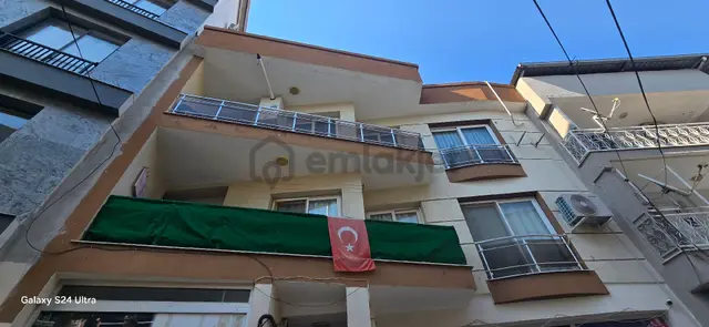 Menderes Kemalpaşa Mahallesinde 2+1 90 M2 Satılık Daire 1