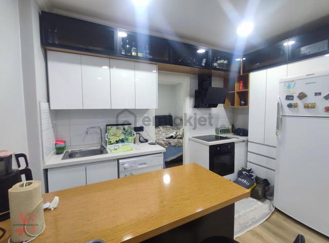 Güzelyalı Mithatpaşa Cadde Yanı 1+1 Bakımlı Eşyalı 3
