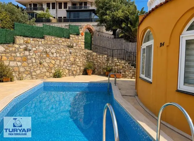 Yenifoçada Havuzlu Lüx Villa 3