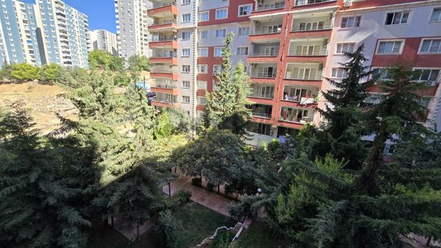 Çözümden Şehir Merkezinde Siteli Bahçeli Kiralık3+1 Daire 2