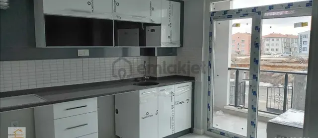 Kanlıca Mahallesin De Satılık 3+1 Daire 2