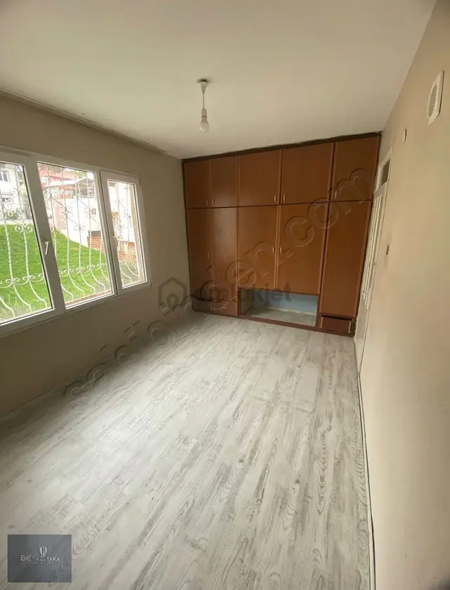 Beyazyaka'dan Bahçelievler Mahallesinde 3+1 Kiralık Daire 4