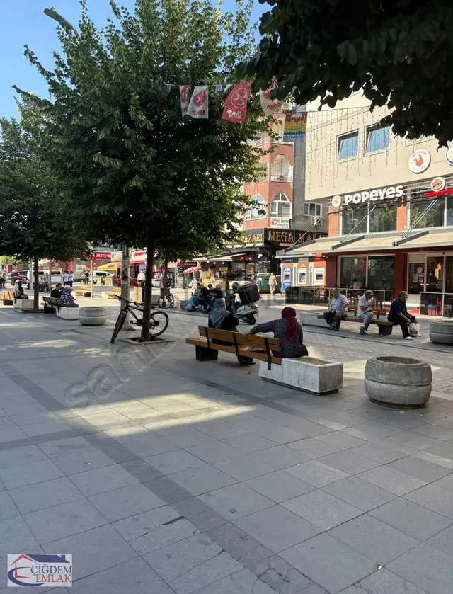 Çiğdem Emlak'tan 58.bulvar 'da Tedi Mağazasının Yanında