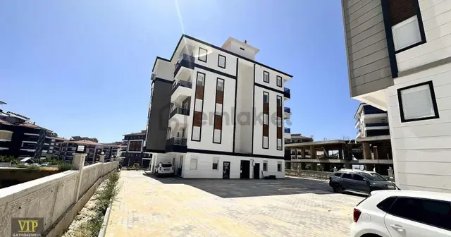 Vip Gayrimenkul'den Site İçerisinde Giriş Kat Sıfır 2+1 Daire 3