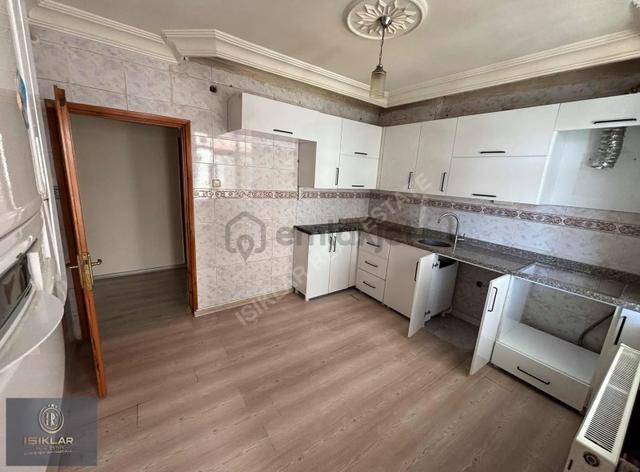Enes Işık'tan Paşaköşkü'nde Muhteşem Konumda 3+1 Yapılı Daire 4