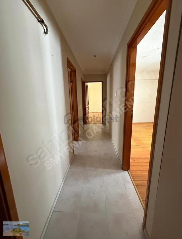Buca Kozağaç Mahalesin'de 160m2 3 Balkonlu Satılık Geniş Daire 1