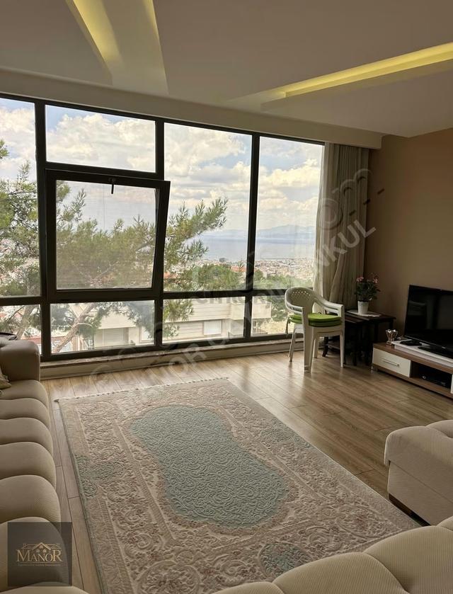 Kuşadası Panoramik Manzaralı Satılık 3+1 Eşyalı Daire 4
