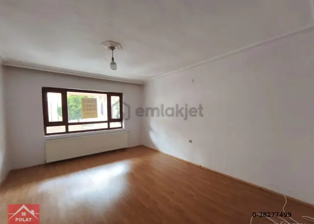 30 Ağustosda 1. Kat Konumunda 3+1 Boyalı 2 Balkonlu Polat Emlak 1