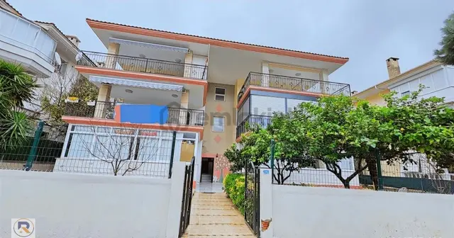 Çeşme Merkezde | 3+1 | Geniş Balkonlu | Konut & İş Yeri Kullanım 1