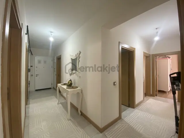 Kuzeyşehirin Girişinde, Köşebaşı Blokta 3 Cepheli Tapulu 3+1 5