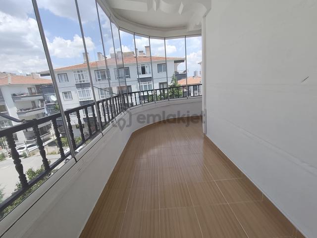 Yılmaz Gayrımenkulden 2.katta 3+1 130 M2 Geniş Daire 5